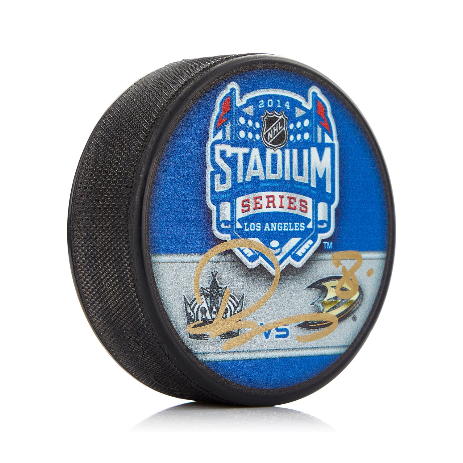 Drew Doughty Los Angeles Kings Signed 2014 Stadium Series Puck | AJ Sports.